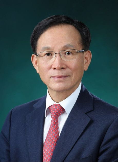 Ambassador Soo Hyuck Lee